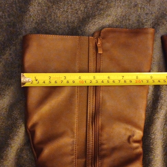 Boots - Picture 2 of 5